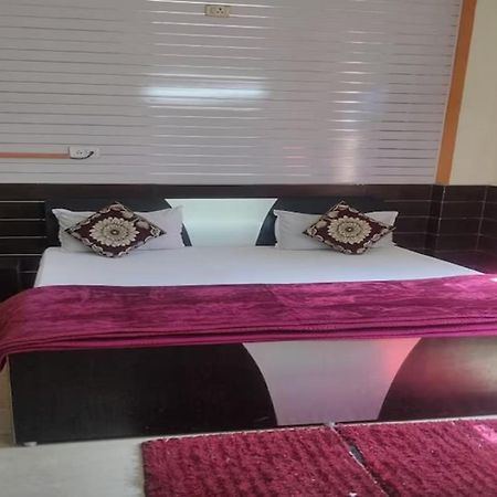 Goroomgo New Ashiyana Palace Варанаси Екстериор снимка